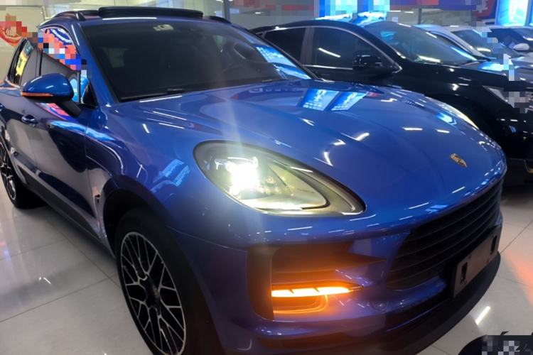 Used Porsche Macan 2018 Macan 2.0T Front Right 45 Deg