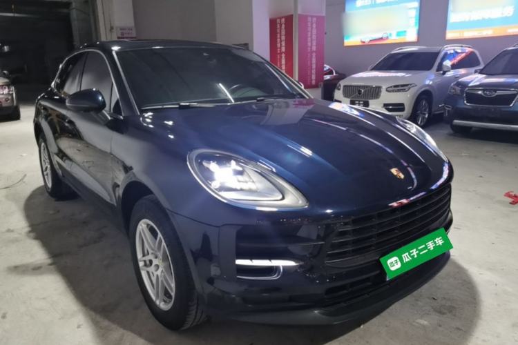 Used Porsche Macan 2018 Macan 2.0T Front Right 45 Deg