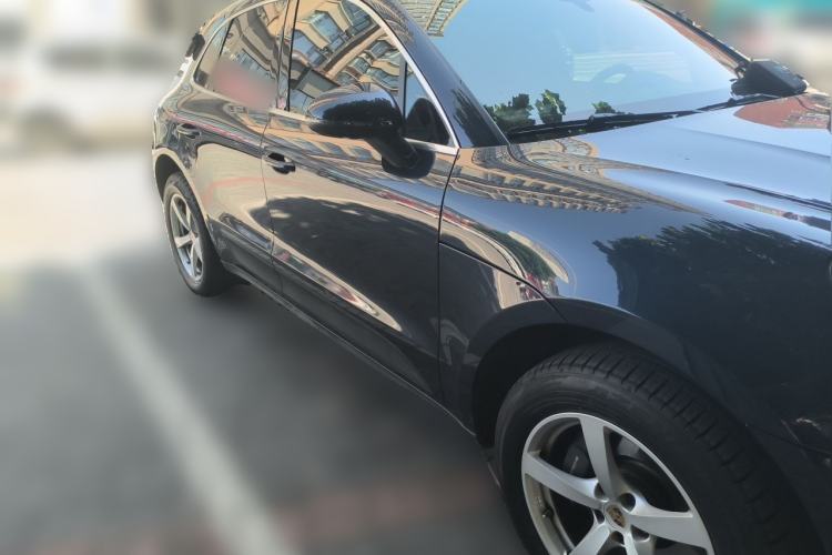 Used Porsche Macan 2018 Macan 2.0T Front Right 45 Deg