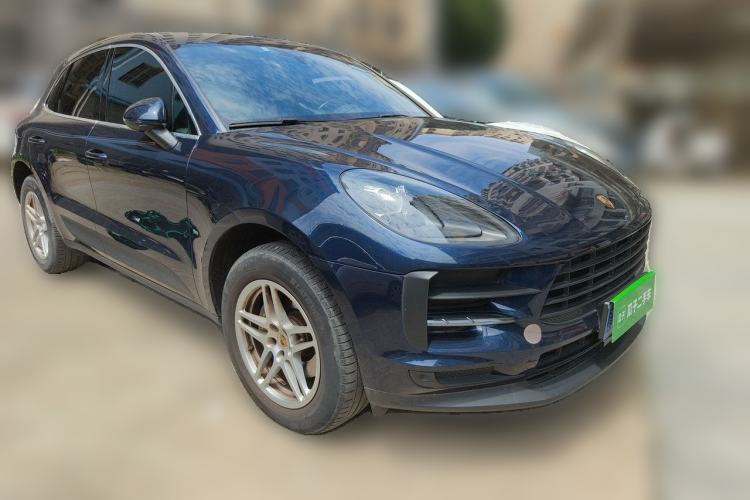 Used Porsche Macan 2018 Macan 2.0T Front Right 45 Deg