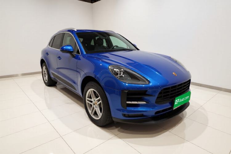 Used Porsche Macan 2018 Macan 2.0T Front Right 45 Deg