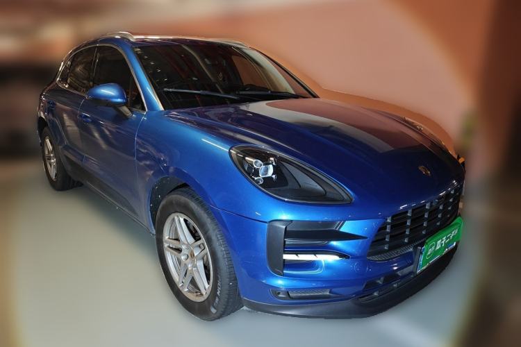 Used Porsche Macan 2018 Macan 2.0T Front Right 45 Deg