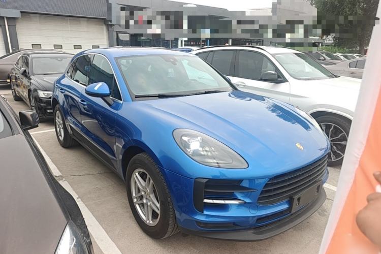 Used Porsche Macan 2018 Macan 2.0T Front Right 45 Deg