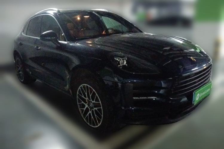 Used Porsche Macan 2018 Macan 2.0T Front Right 45 Deg