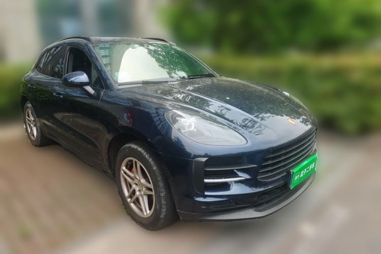 Used Porsche Macan 2018 Macan 2.0T Front Right 45 Deg