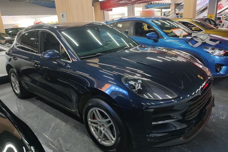 Used Porsche Macan 2018 Macan 2.0T Front Right 45 Deg