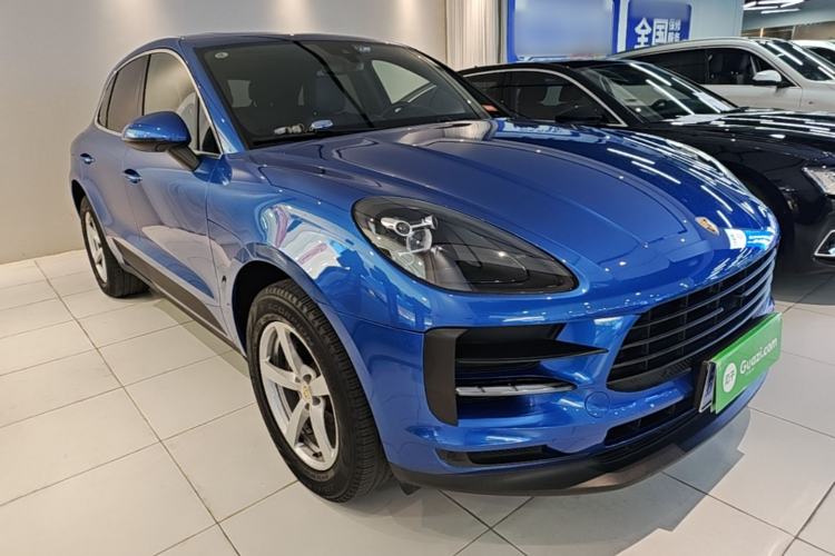Used Porsche Macan 2018 Macan 2.0T Front Right 45 Deg
