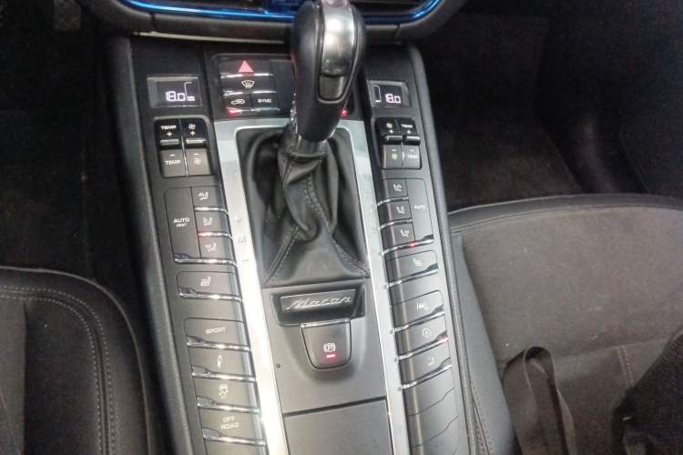 Used Porsche Macan 2018 Macan 2.0T Gear Lever