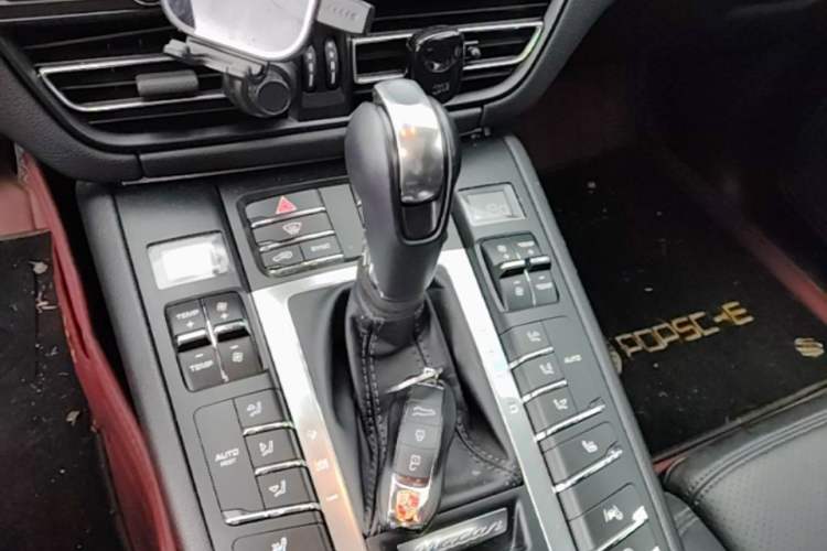 Used Porsche Macan 2018 Macan 2.0T Gear Lever