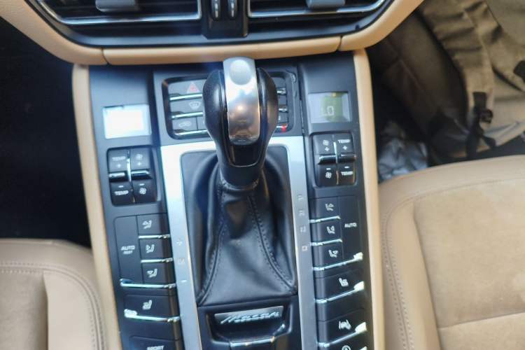 Used Porsche Macan 2018 Macan 2.0T Gear Lever
