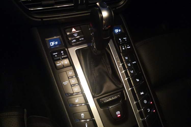 Used Porsche Macan 2018 Macan S 3.0T Gear Lever