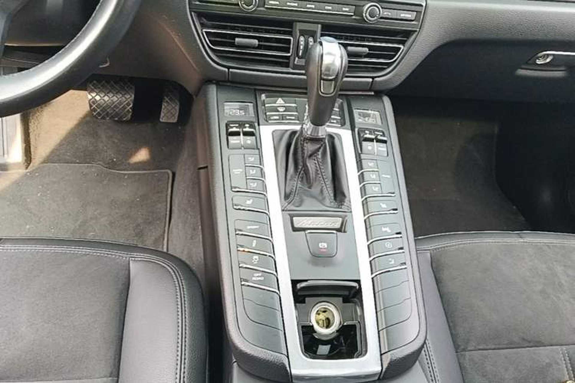 Used Porsche Macan 2018 Macan 2.0T Gear Lever