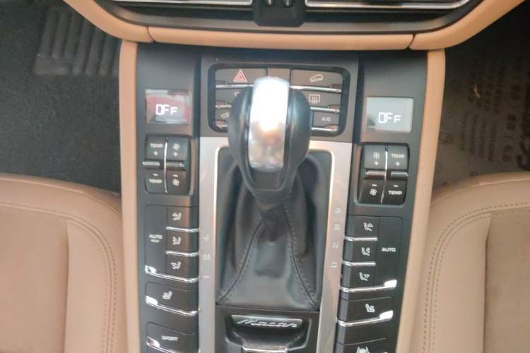 Used Porsche Macan 2018 Macan 2.0T Gear Lever