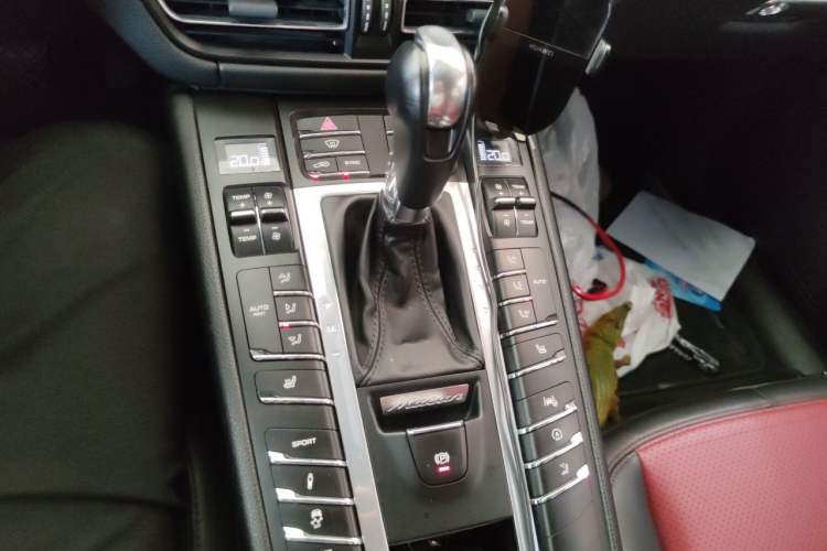 Used Porsche Macan 2018 Macan 2.0T Gear Lever