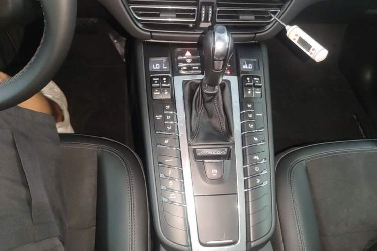 Used Porsche Macan 2018 Macan 2.0T Gear Lever