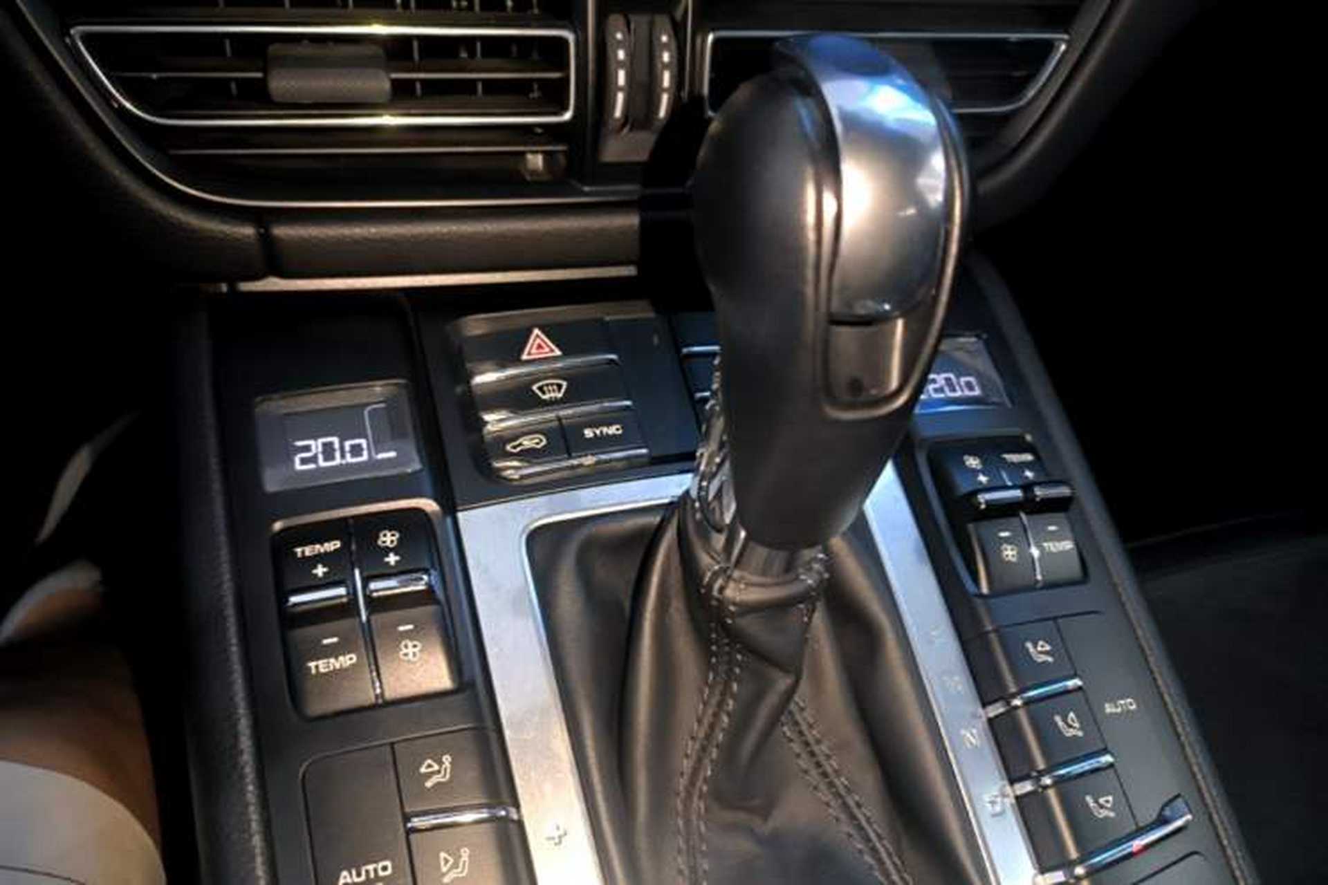 Used Porsche Macan 2018 Macan 2.0T Gear Lever