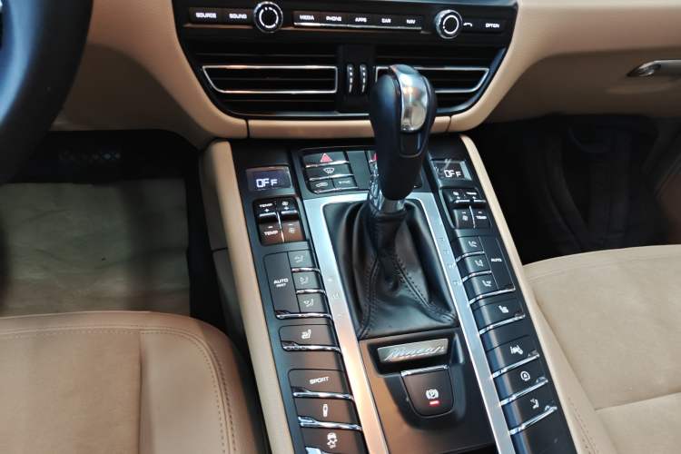 Used Porsche Macan 2018 Macan 2.0T Gear Lever