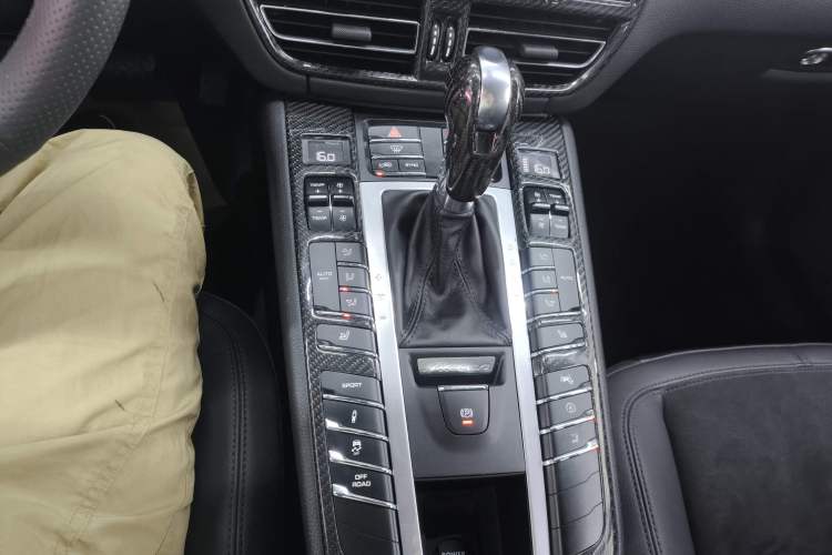 Used Porsche Macan 2018 Macan 2.0T Gear Lever