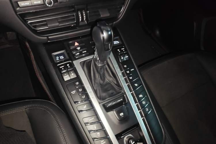 Used Porsche Macan 2018 Macan 2.0T Gear Lever