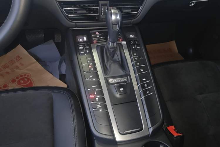 Used Porsche Macan 2018 Macan 2.0T Gear Lever