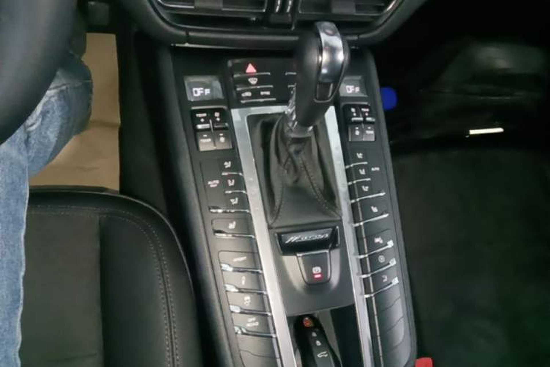 Used Porsche Macan 2018 Macan 2.0T Gear Lever