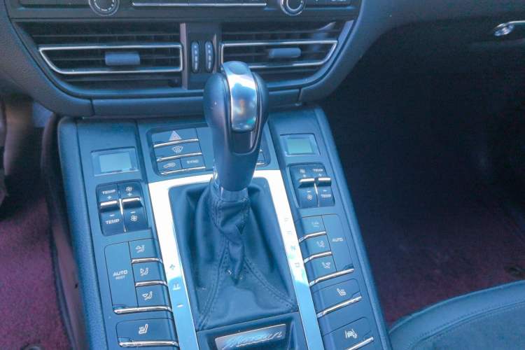 Used Porsche Macan 2018 Macan 2.0T Gear Lever