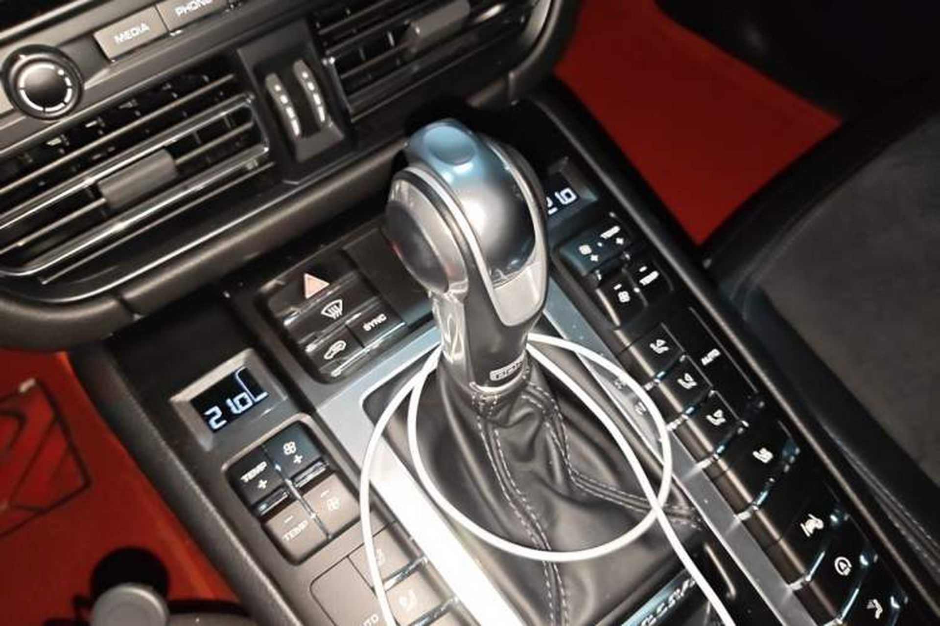 Used Porsche Macan 2018 Macan 2.0T Gear Lever