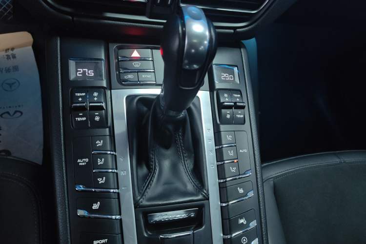 Used Porsche Macan 2018 Macan 2.0T Gear Lever