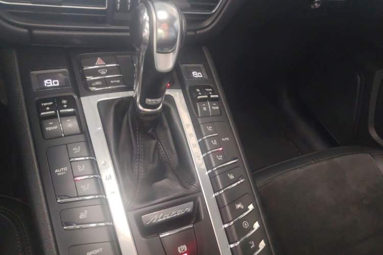 Used Porsche Macan 2018 Macan 2.0T Gear Lever