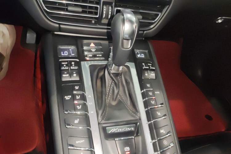 Used Porsche Macan 2018 Macan 2.0T Gear Lever
