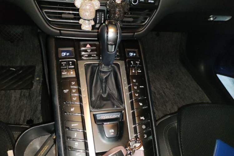 Used Porsche Macan 2018 Macan 2.0T Gear Lever