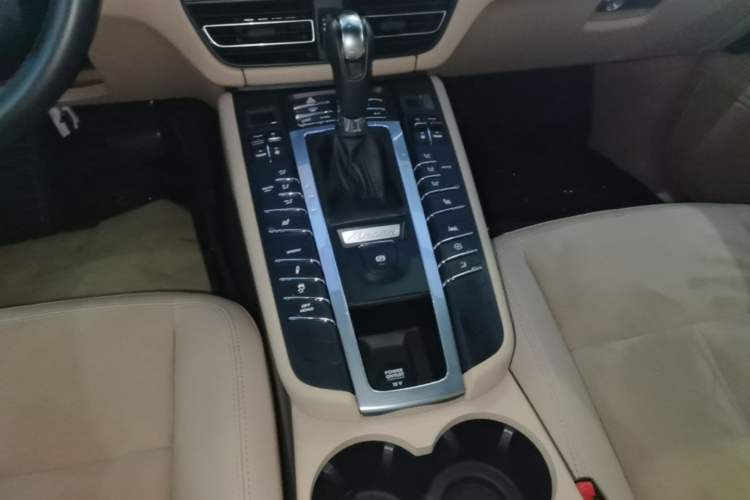 Used Porsche Macan 2018 Macan 2.0T Gear Lever