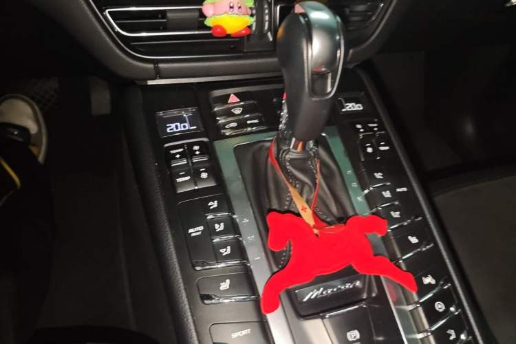 Used Porsche Macan 2018 Macan 2.0T Gear Lever