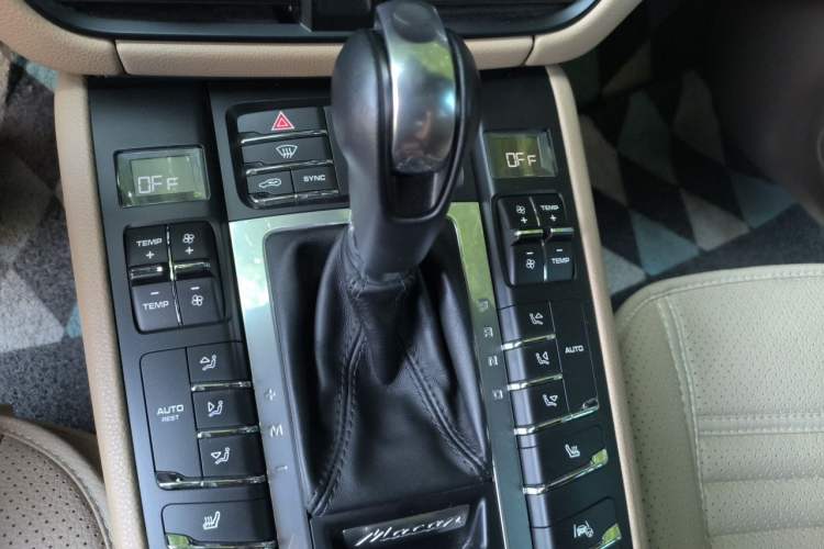 Used Porsche Macan 2018 Macan 2.0T Gear Lever