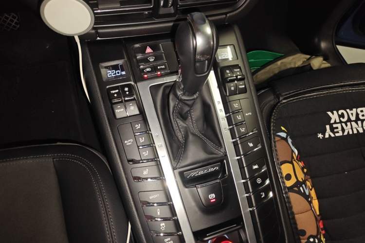 Used Porsche Macan 2018 Macan 2.0T Gear Lever