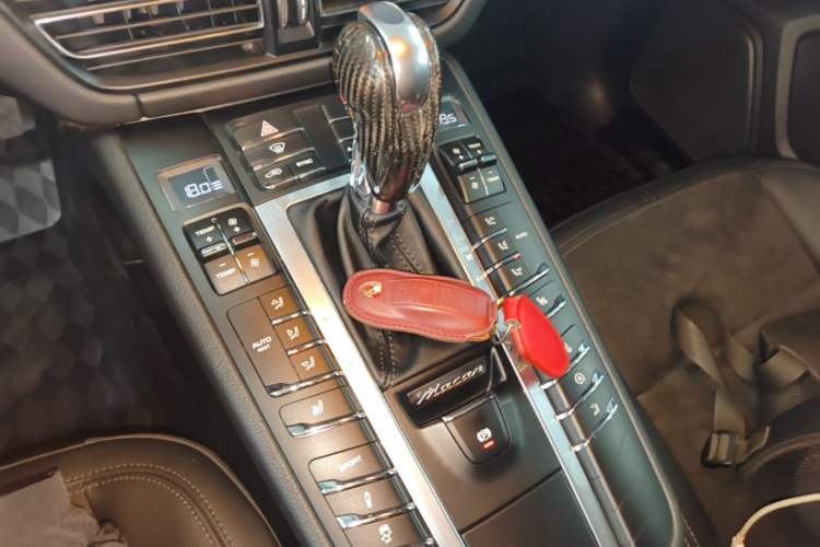 Used Porsche Macan 2018 Macan 2.0T Gear Lever