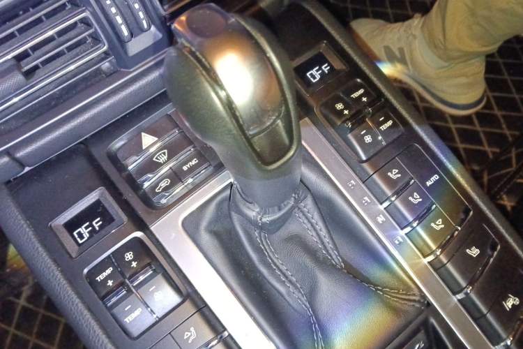 Used Porsche Macan 2018 Macan 2.0T Gear Lever