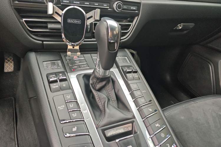 Used Porsche Macan 2018 Macan 2.0T Gear Lever