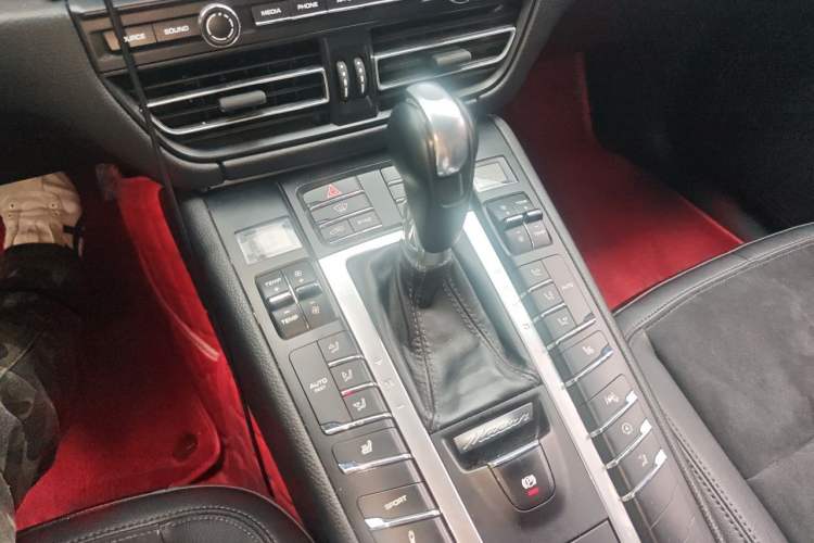 Used Porsche Macan 2018 Macan 2.0T Gear Lever