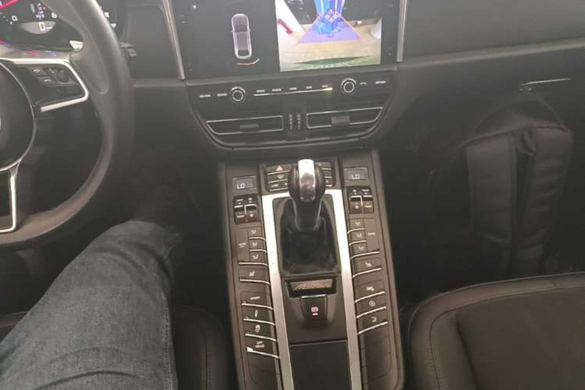 Used Porsche Macan 2018 Macan 2.0T Gear Lever