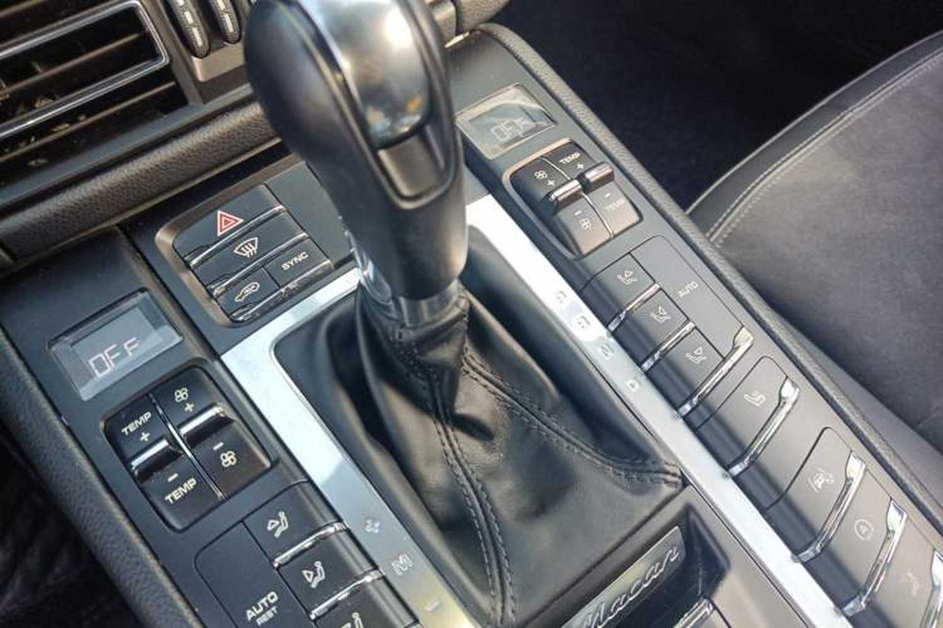 Used Porsche Macan 2018 Macan 2.0T Gear Lever