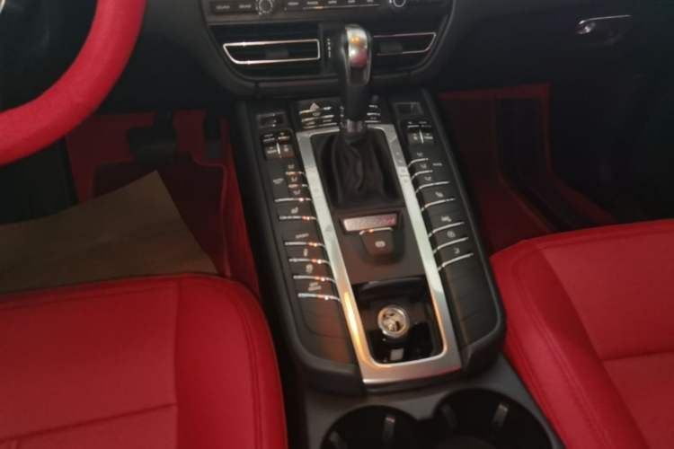 Used Porsche Macan 2018 Macan 2.0T Gear Lever