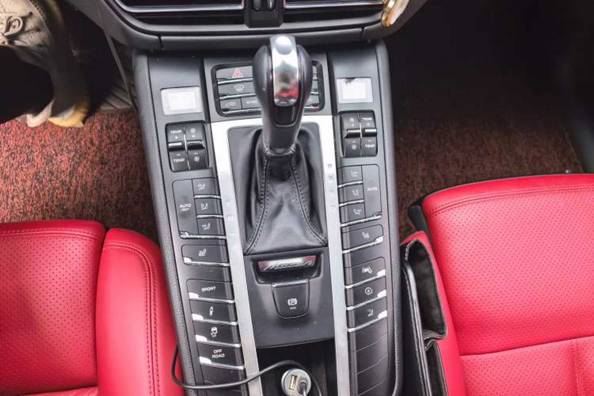 Used Porsche Macan 2018 Macan 2.0T Gear Lever