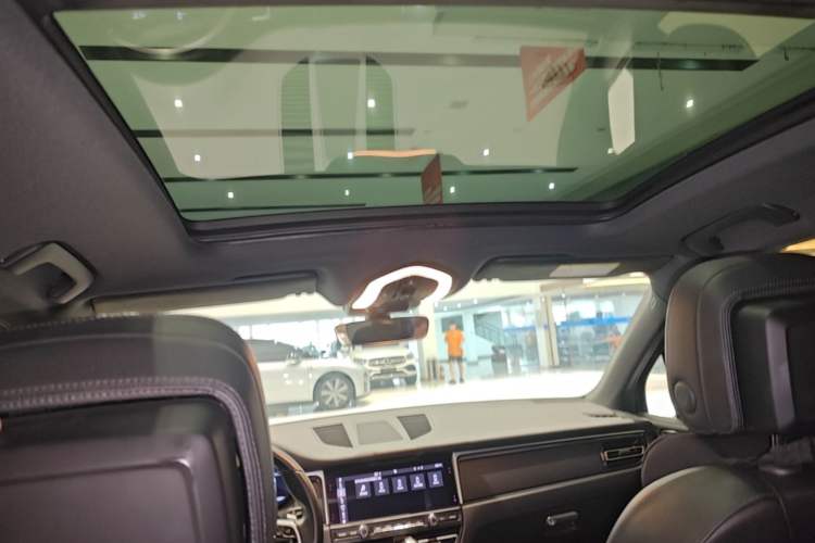 Used Porsche Macan 2018 Macan 2.0T Headliner