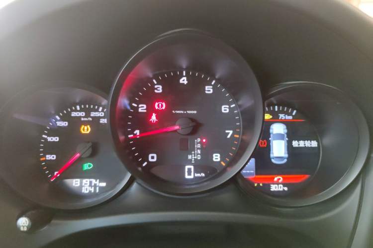 Used Porsche Macan 2018 Macan 2.0T Instrument Cluster