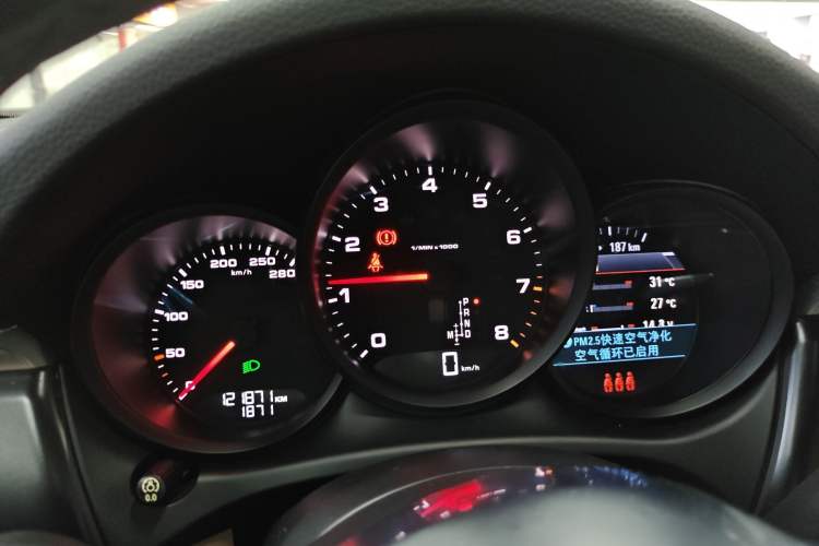Used Porsche Macan 2018 Macan 2.0T Instrument Cluster