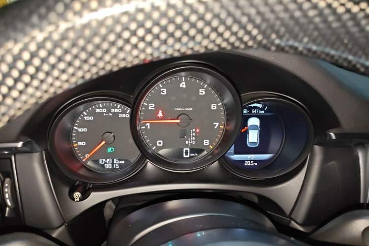 Used Porsche Macan 2018 Macan 2.0T Instrument Cluster