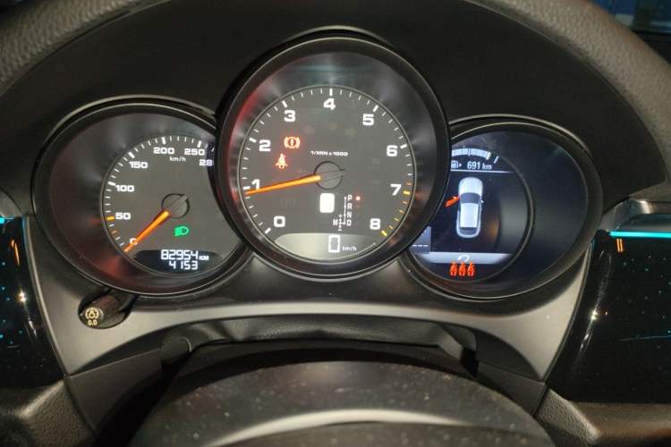 Used Porsche Macan 2018 Macan 2.0T Instrument Cluster