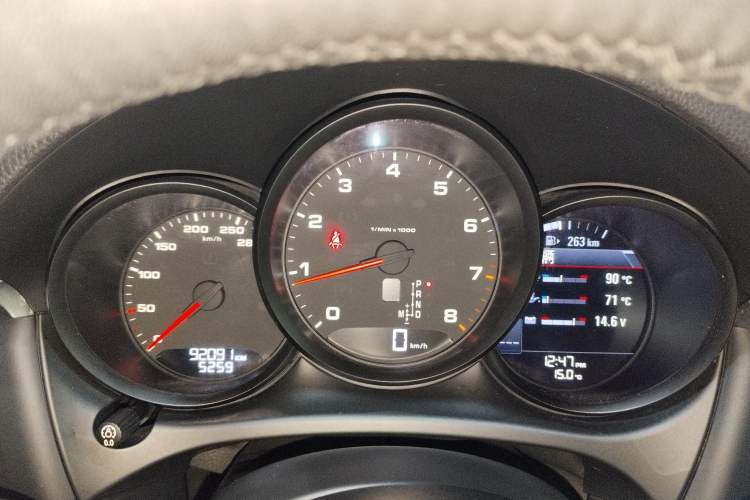 Used Porsche Macan 2018 Macan 2.0T Instrument Cluster