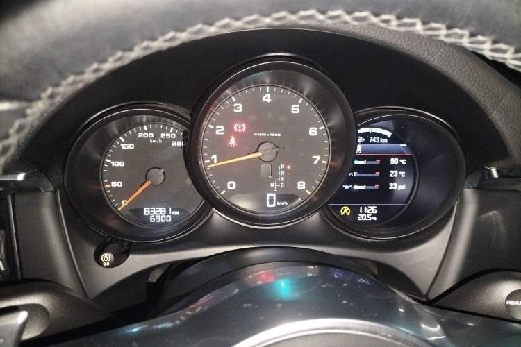 Used Porsche Macan 2018 Macan 2.0T Instrument Cluster